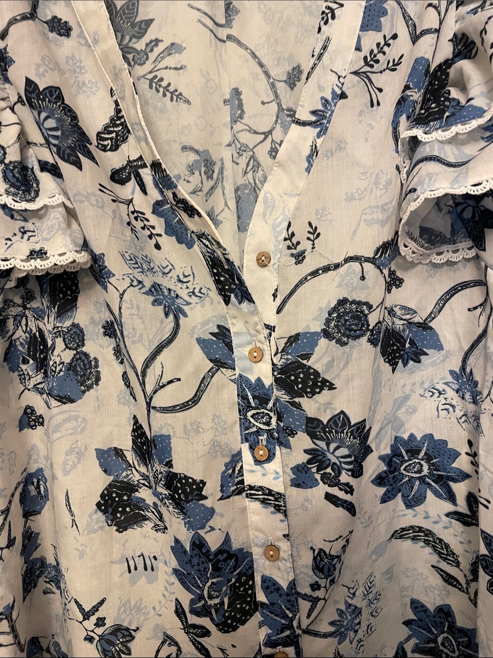 Blue Floral Button-Front Ruffle Blouse - Picture 4 of 7